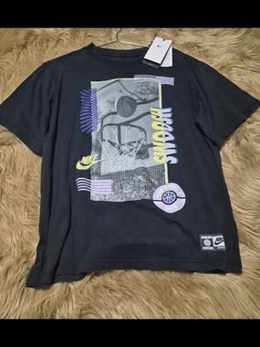 Nike Swoosh Loose Fit Women’s Tee Activewear Style